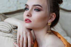 मेकअप करते वक्त इन बातों का ध्यान रखें. makeup tips